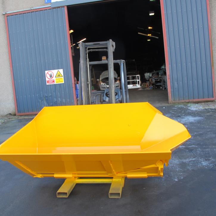 Side Tipping Bucket c/w Chute Extension