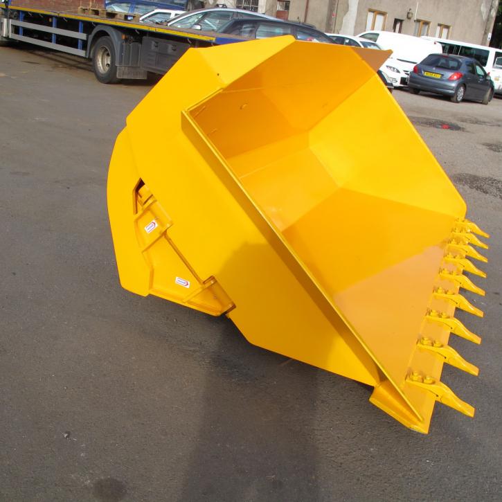 8ft wide Side Tipping Bucket with bucket teeth and pin and cone