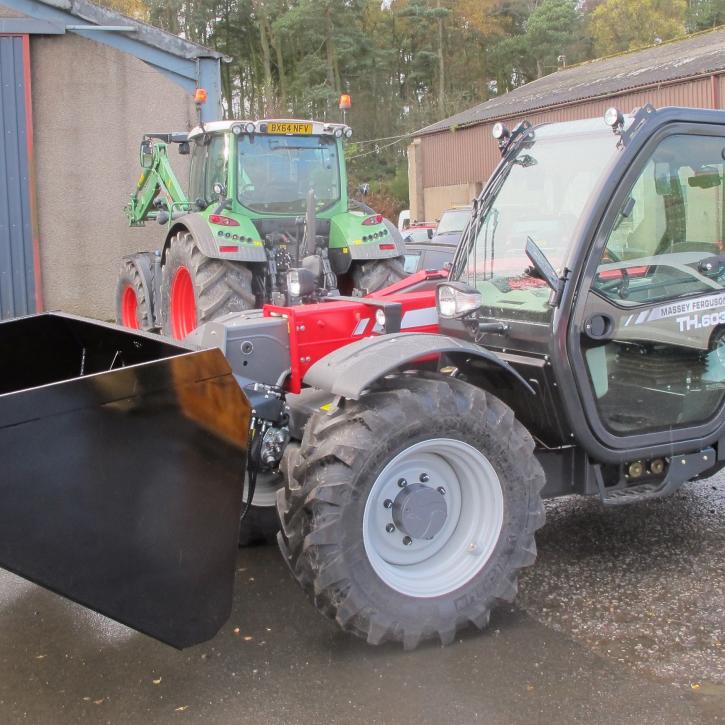 7' 6 Grain Bucket c/w Manitou fittings