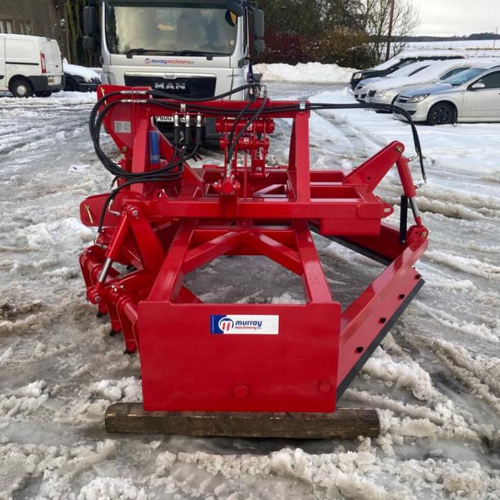 Full spec (except the roller) gravel road grader 