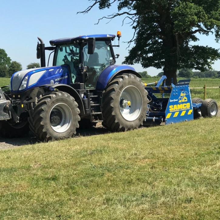 Gravel Road Grader/Gravel Layer c/w ripper teeth, tilting frame and hardox edges