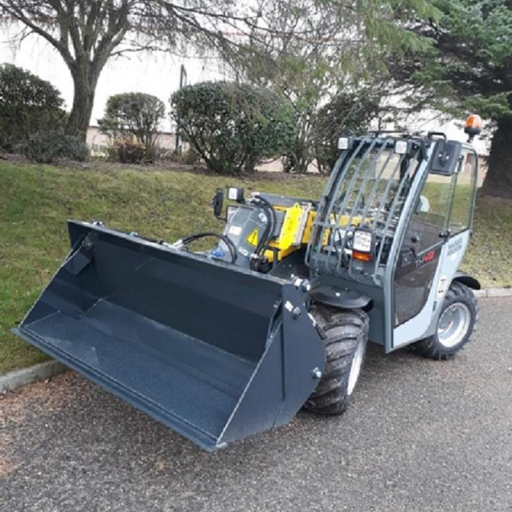 4 in 1 Bucket for a Wacker Neuson TH412