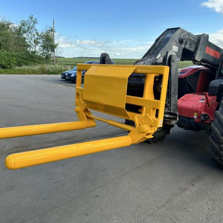 Wrapped bale handler - Kramer 580T hooks