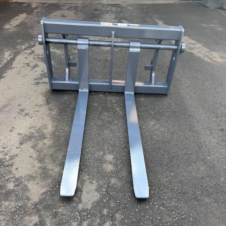 Pallet Fork with Floating Forks and Kramer Hooks