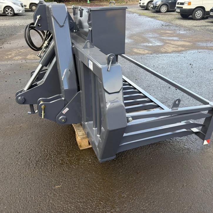 2.4m wide HD Hydraulic Tipping Stone Fork with 40mm Hardox tines and tool box