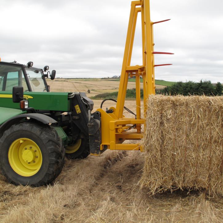 Square Bale Stacker - version for stacking 3 Heston or 6 round bales at a time.