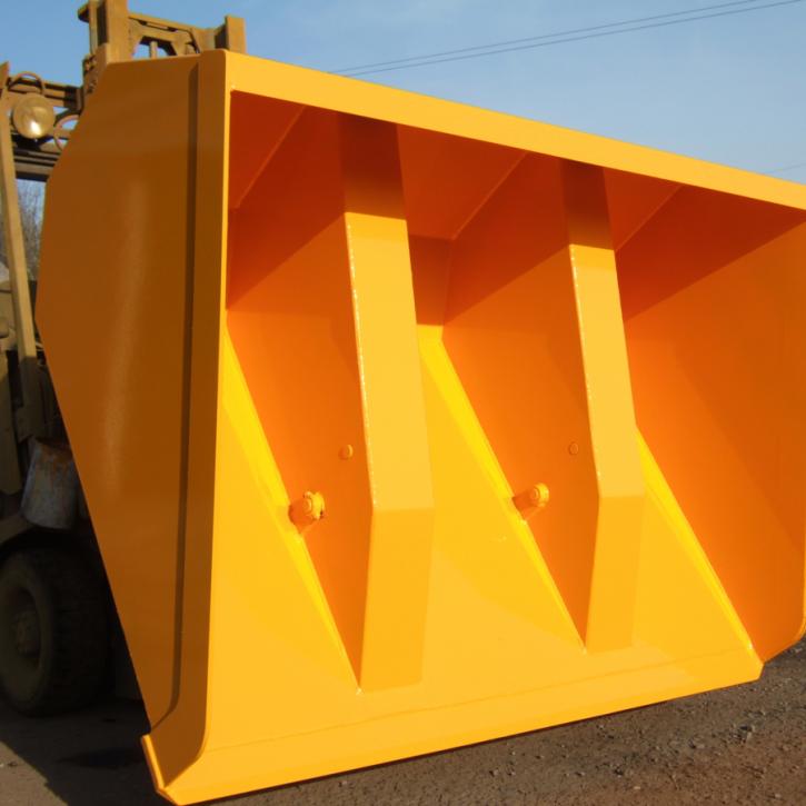 Fork Lift Drive in Grain Bucket