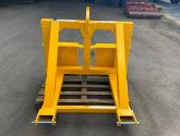 Implement mover for masted forklift