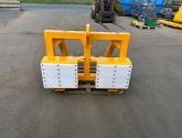 Implement mover for masted forklift