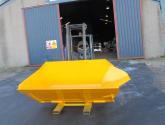 Side Tipping Bucket c/w Chute Extension