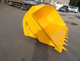 8ft wide Side Tipping Bucket with bucket teeth and pin and cone