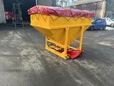 Hopper for fertiliser spreader