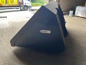 8’, 2-ton, 2.8 cub.m c/w Pin and Cone brackets 
