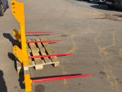 Standard double bale spike c/w 3 point linkage brackets