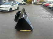 7' 6 General Purpose Bucket c/w Manitou Brackets